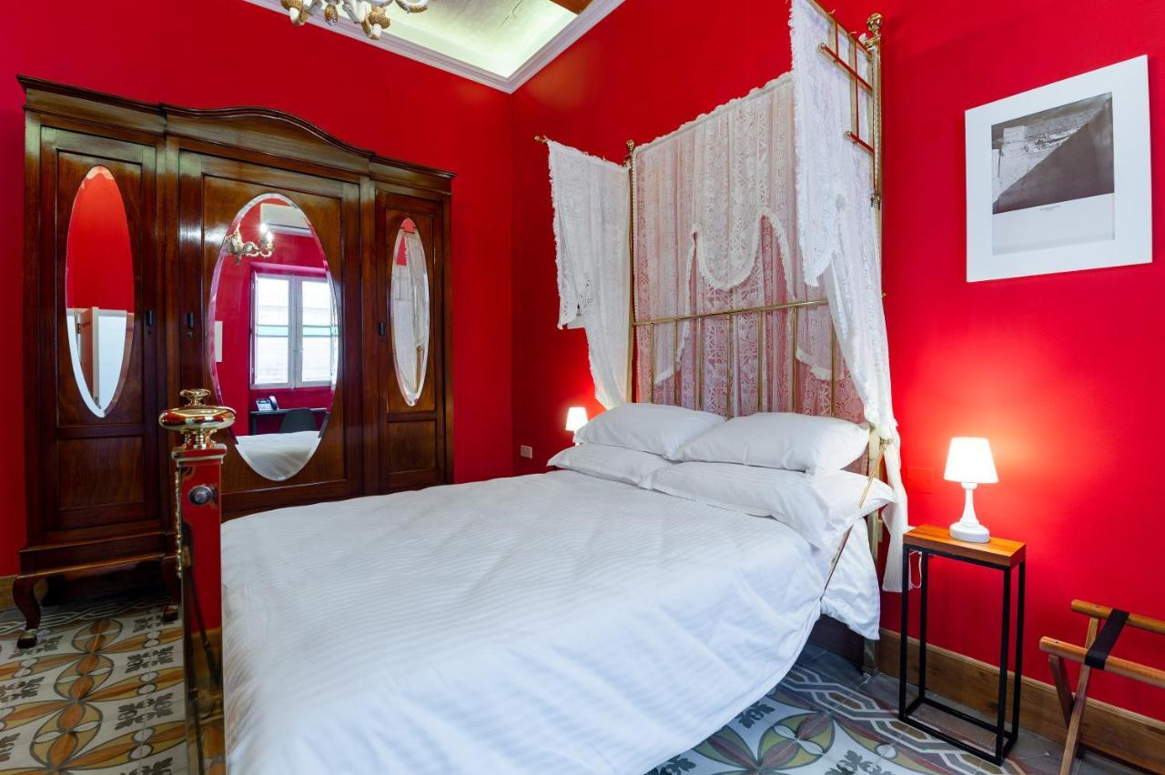 Monreal Boutique Townhouse - R024Rm4 Hotel Paola ภายนอก รูปภาพ