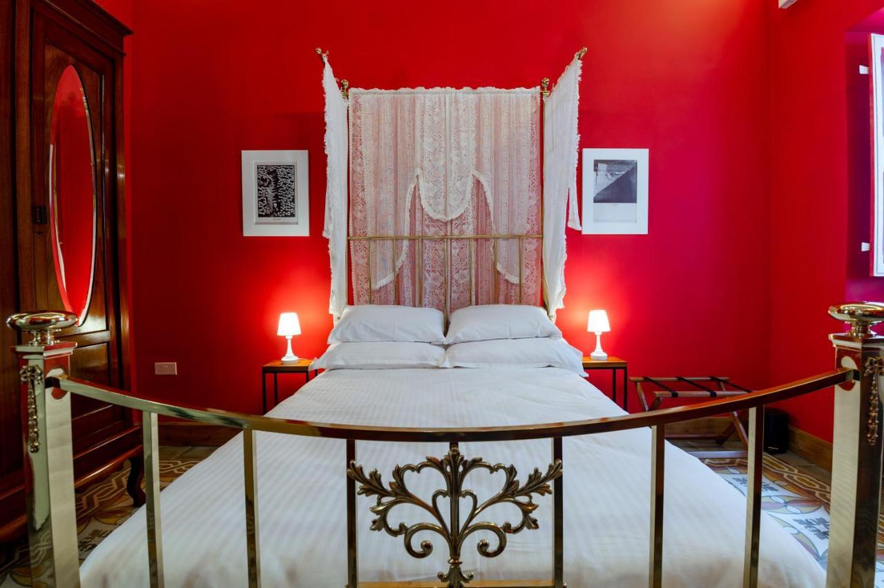 Monreal Boutique Townhouse - R024Rm4 Hotel Paola ภายนอก รูปภาพ