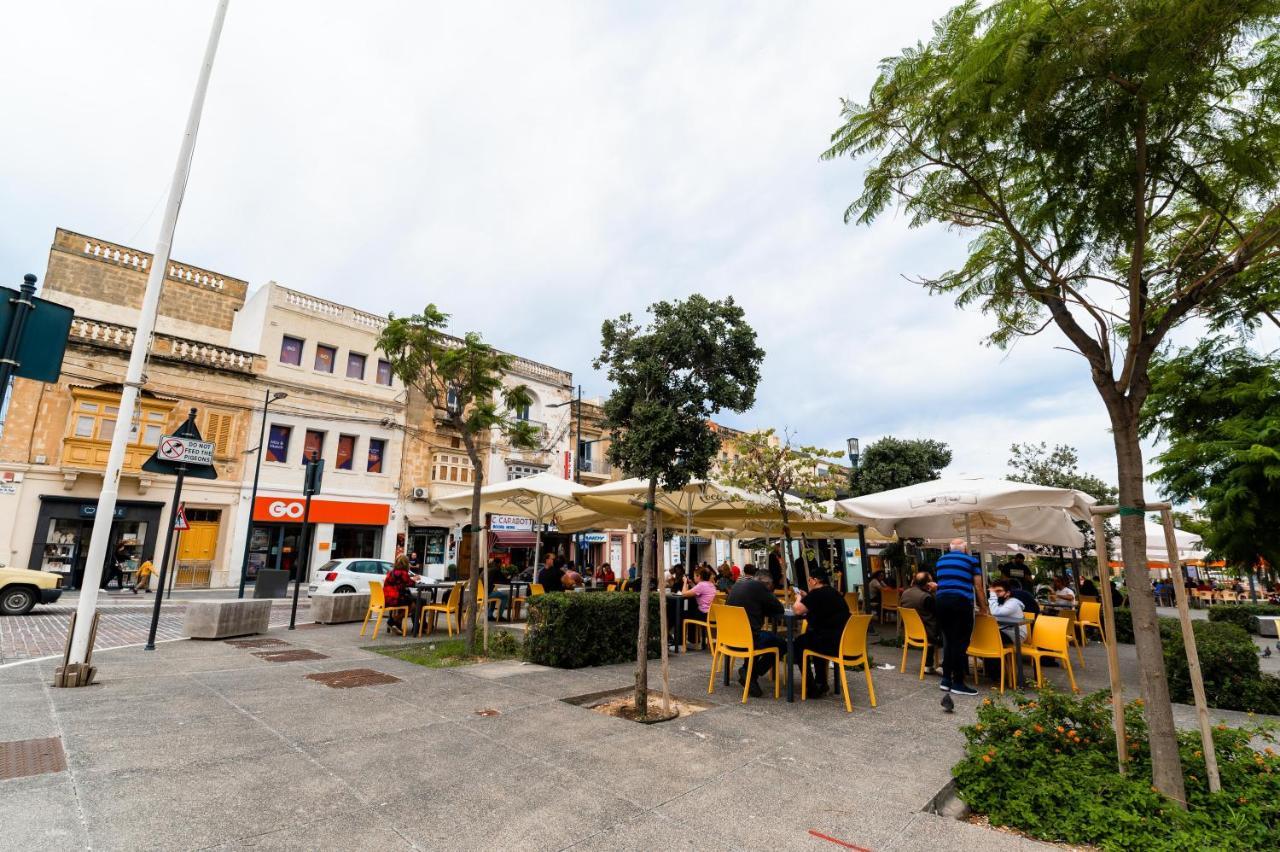 Monreal Boutique Townhouse - R024Rm4 Hotel Paola ภายนอก รูปภาพ